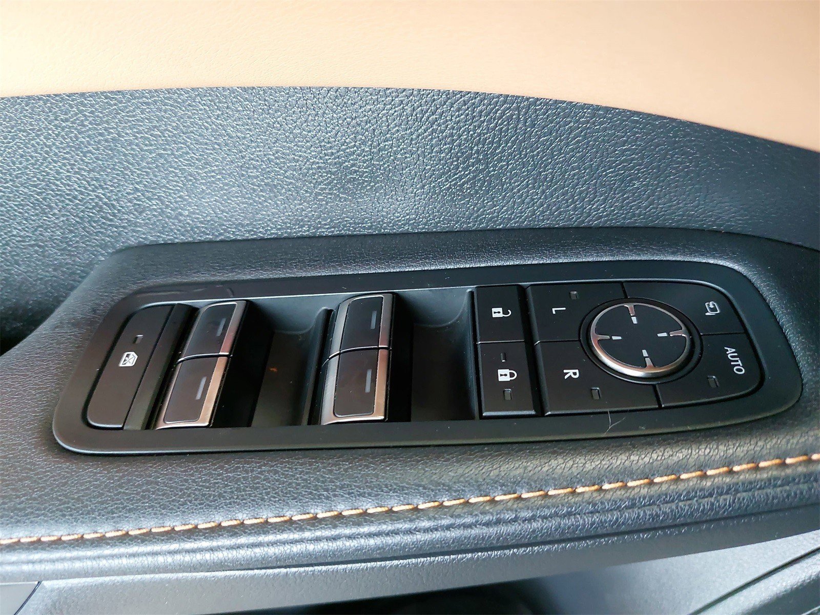 Used 2024 Lexus RX 350 image 31