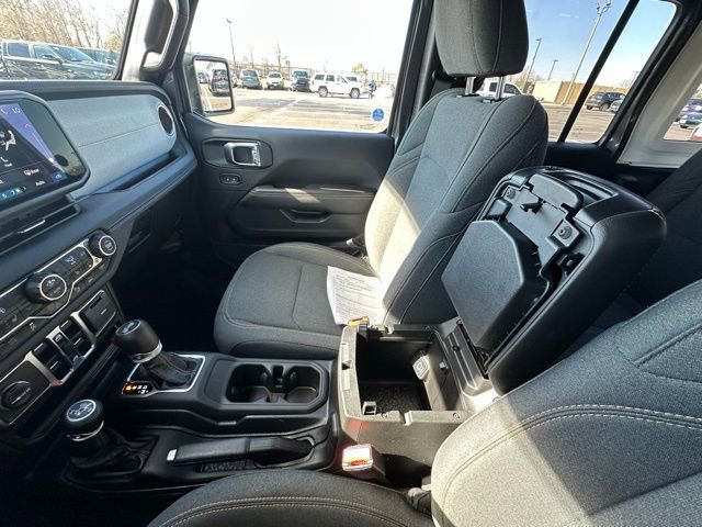 Used 2025 Jeep Wrangler Unlimited Sahara w/ Safety Group image 26