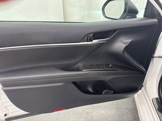 Used 2024 Toyota Camry SE FWD image 17