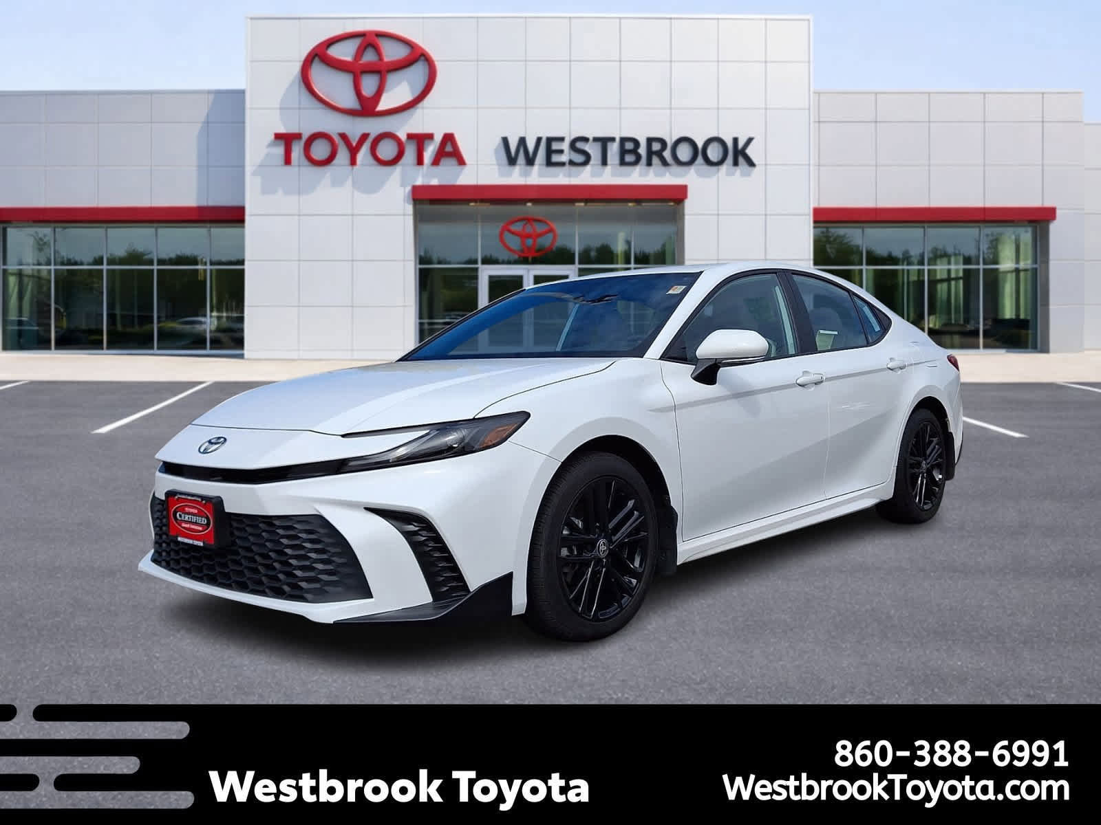 Certified 2025 Toyota Camry SE image 1