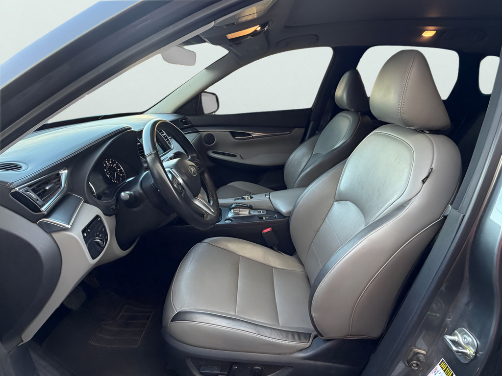Used 2023 INFINITI QX50 Luxe FWD image 18