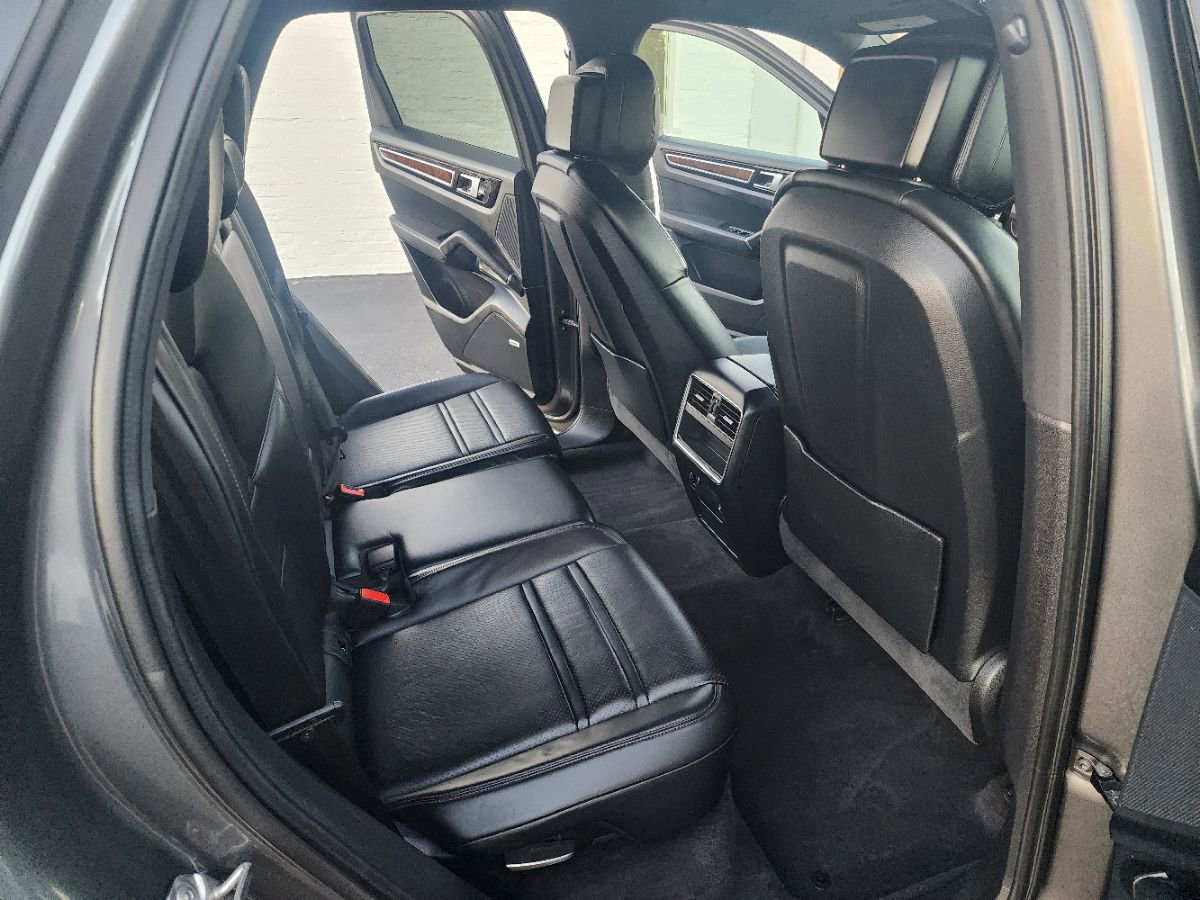 Used 2021 Porsche Cayenne image 13