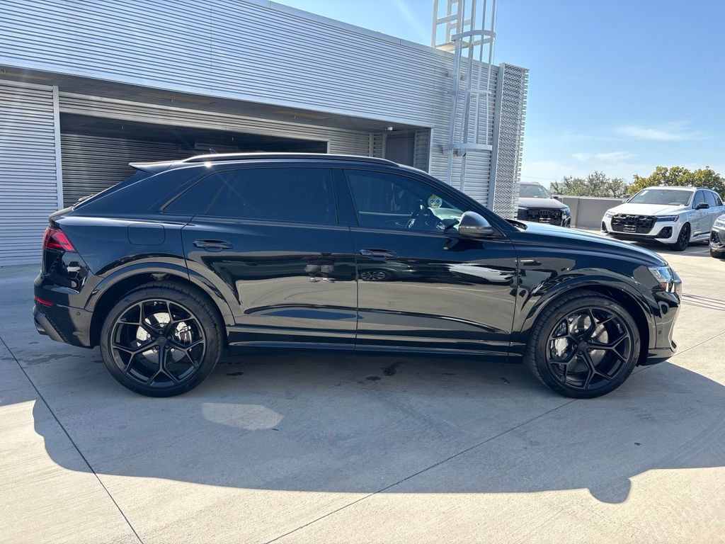 New 2027 Audi RS Q8 performance AWD/4WD image 4