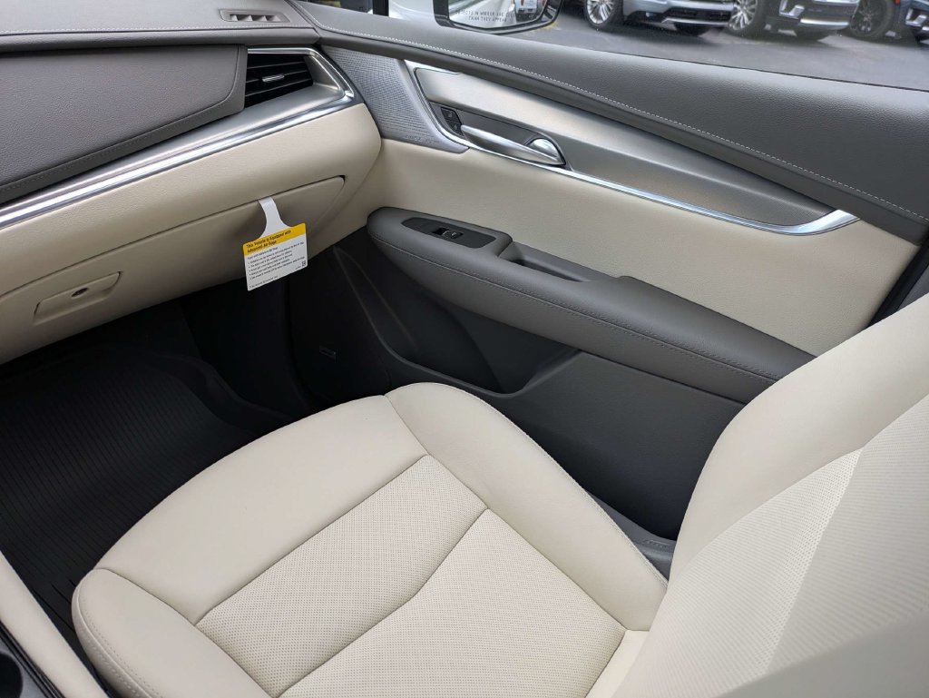 New 2026 Cadillac XT5 Premium Luxury w/ Driver Assist Package FWD image 19