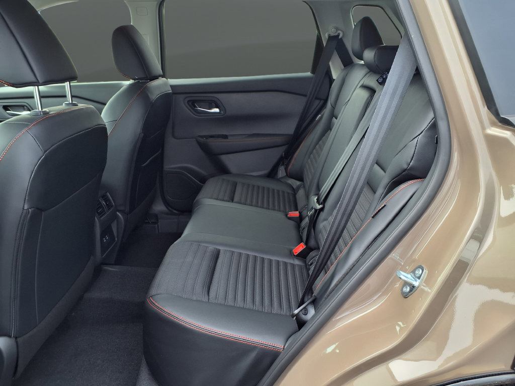 New 2026 Nissan Rogue SV AWD/4WD image 18