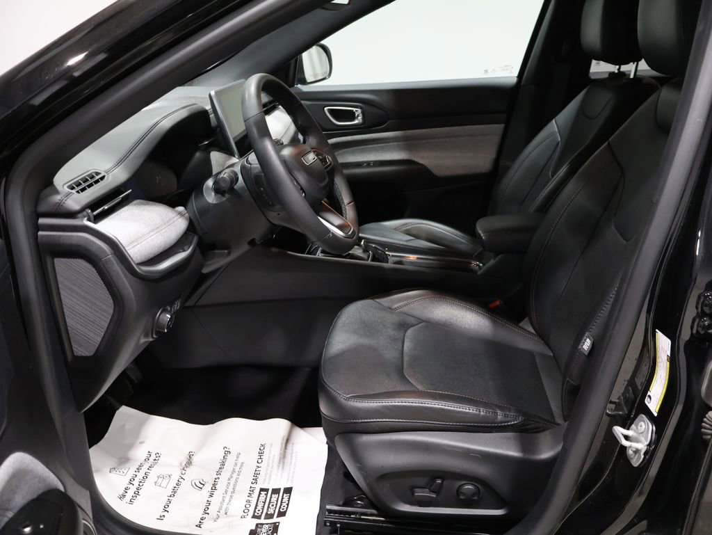 Certified 2023 Jeep Compass Latitude image 12