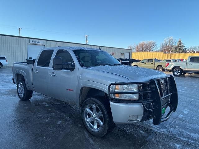 Used 2007 Chevrolet Silverado 1500 LTZ w/ EZ-Lift Tailgate Package AWD/4WD image 4