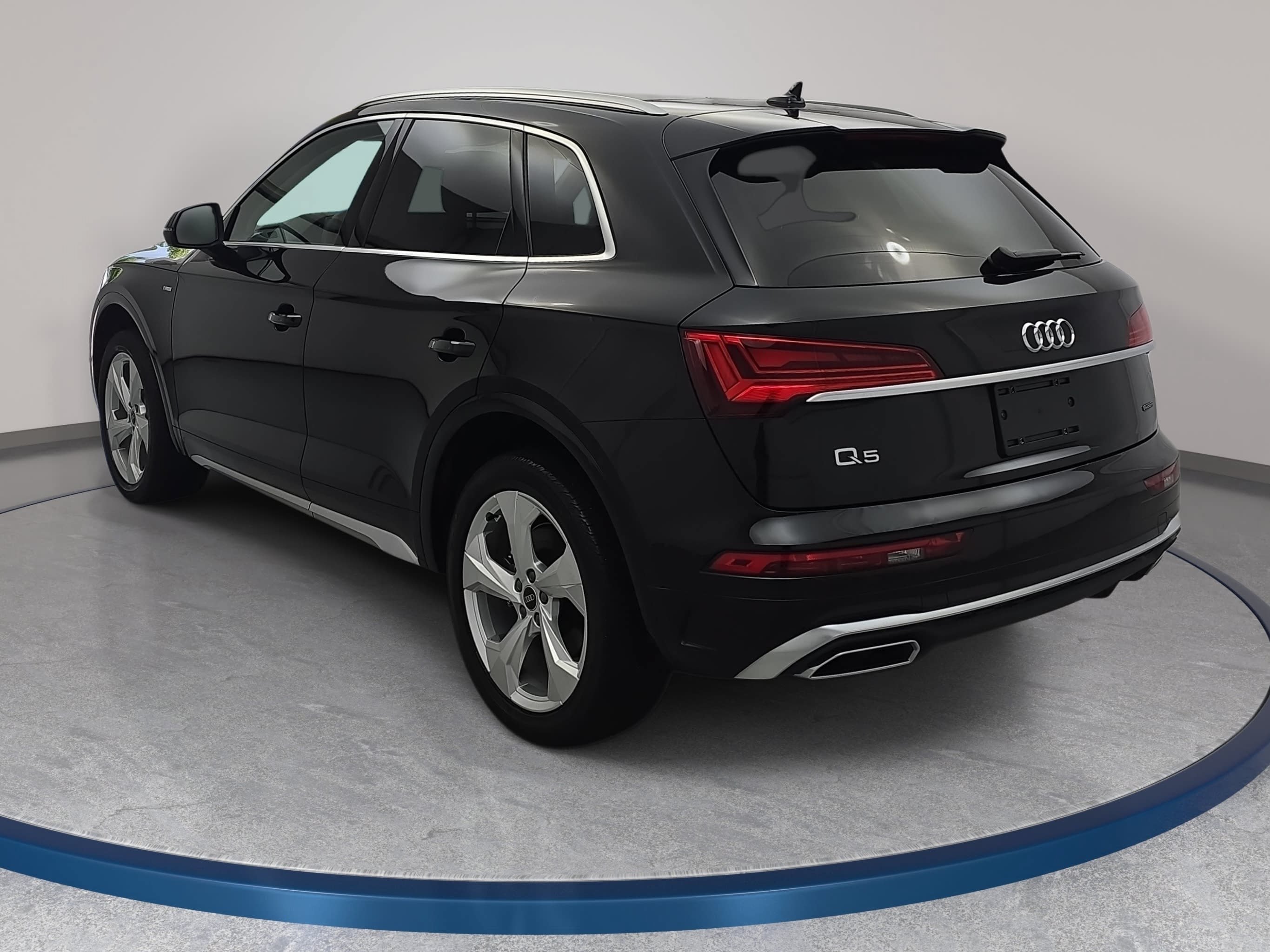 Used 2024 Audi Q5 2.0T Prestige w/ Prestige Package AWD/4WD image 7