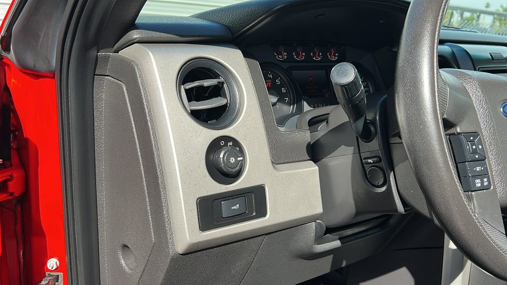 Used 2014 Ford F150 Raptor w/ Equipment Group 801A Luxury image 14