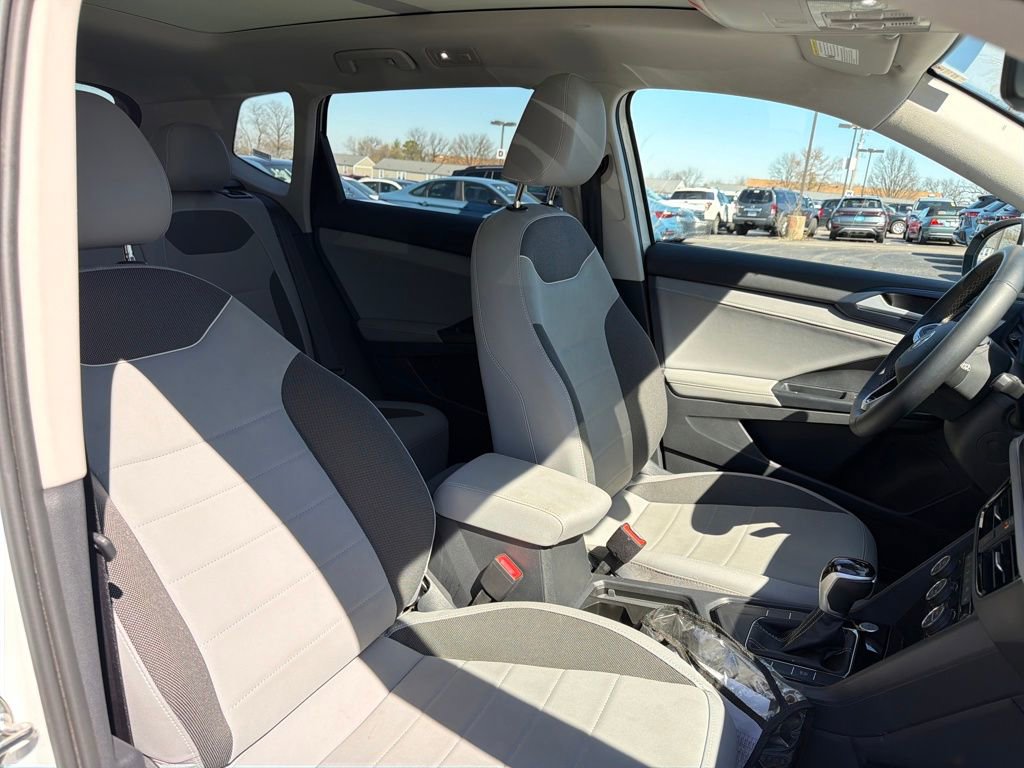 Used 2024 Volkswagen Taos SE image 26