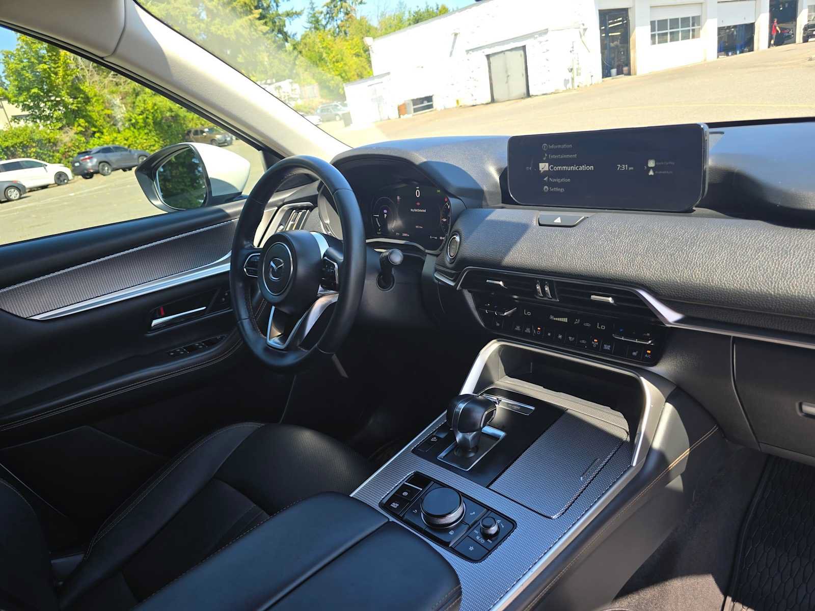 Used 2024 MAZDA CX-90 Plug-In Hybrid w/ Preferred AWD/4WD image 10