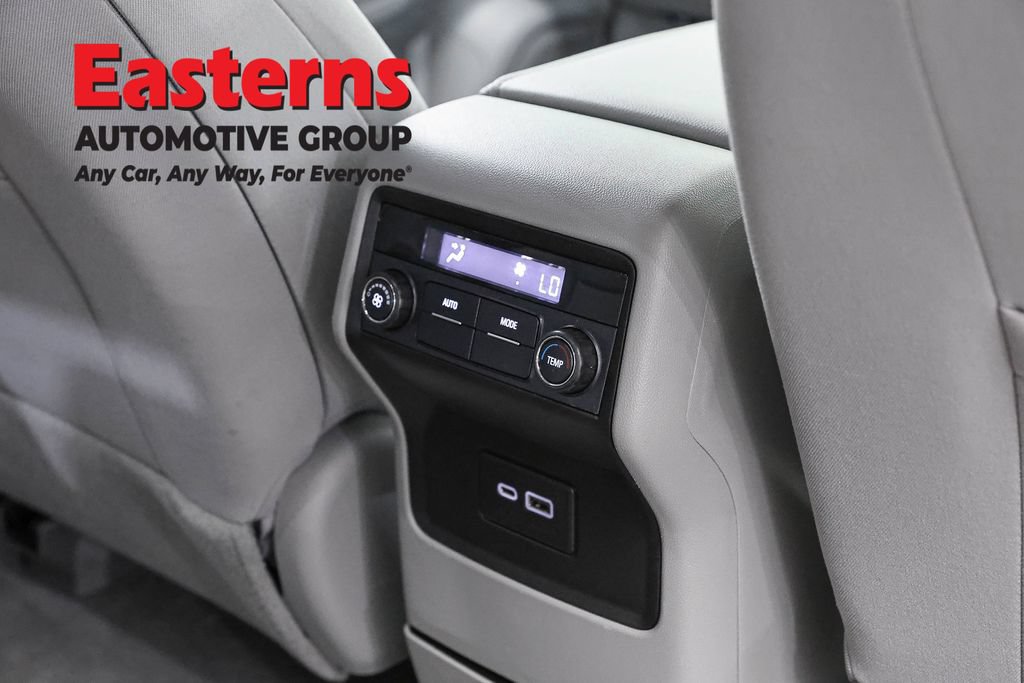 Used 2022 GMC Acadia SLE AWD/4WD image 24
