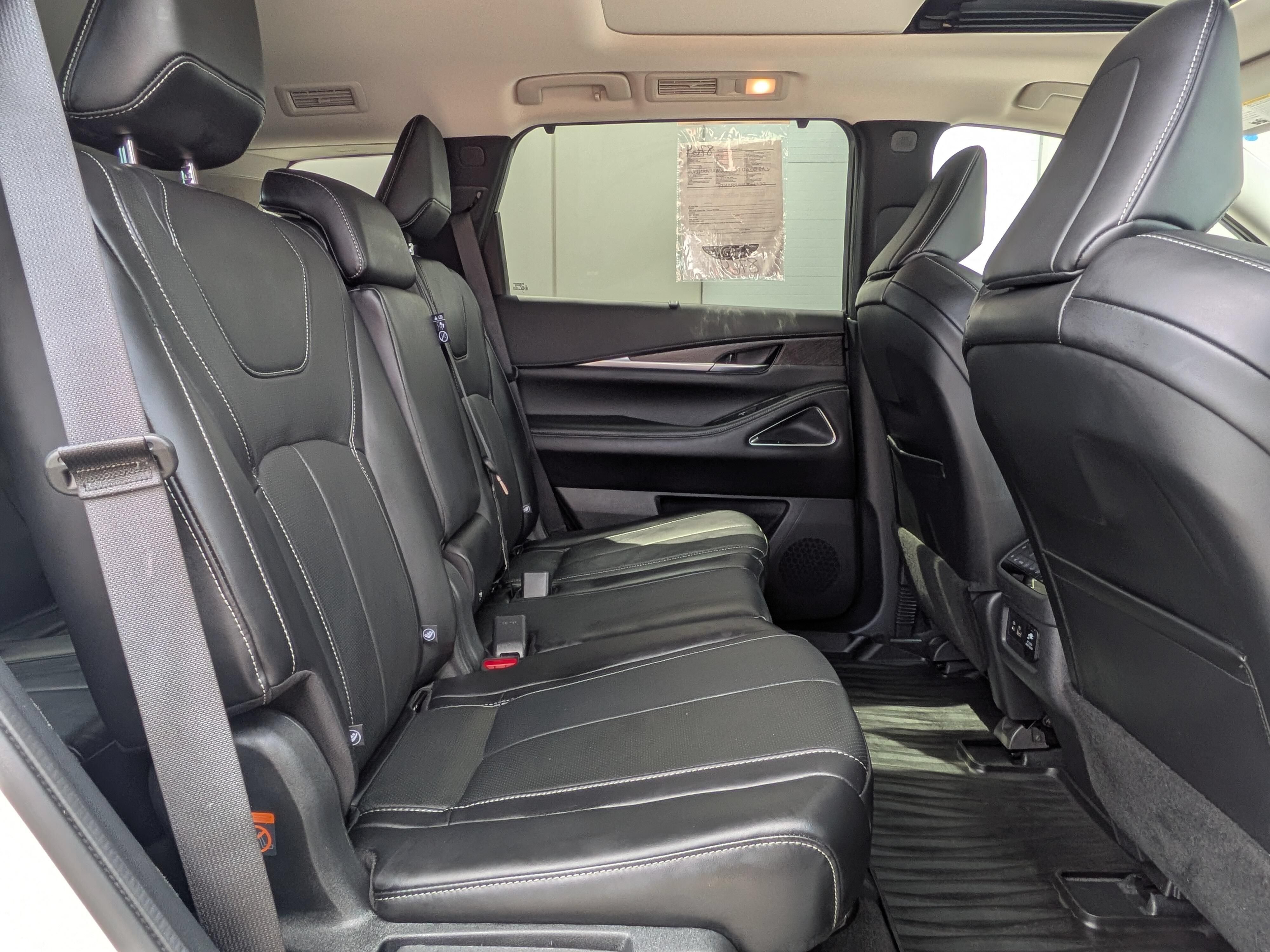 Used 2023 INFINITI QX60 Sensory AWD/4WD image 8