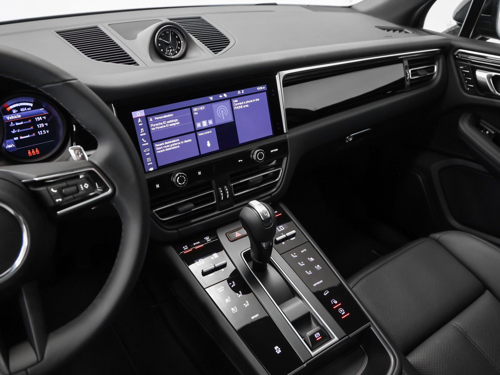 Certified 2025 Porsche Macan image 28