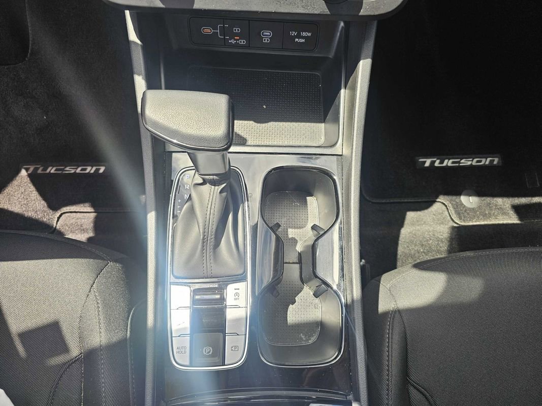 Used 2025 Hyundai Tucson SE image 12