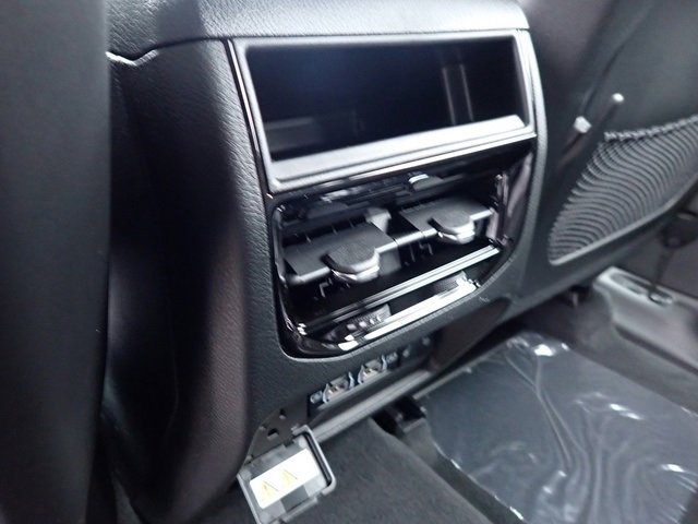 New 2025 Jeep Grand Cherokee Limited w/ Black Appearance Package image 15