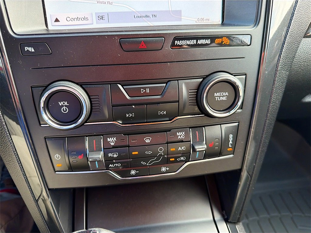 Used 2019 Ford Explorer XLT w/ Equipment Group 202A image 16