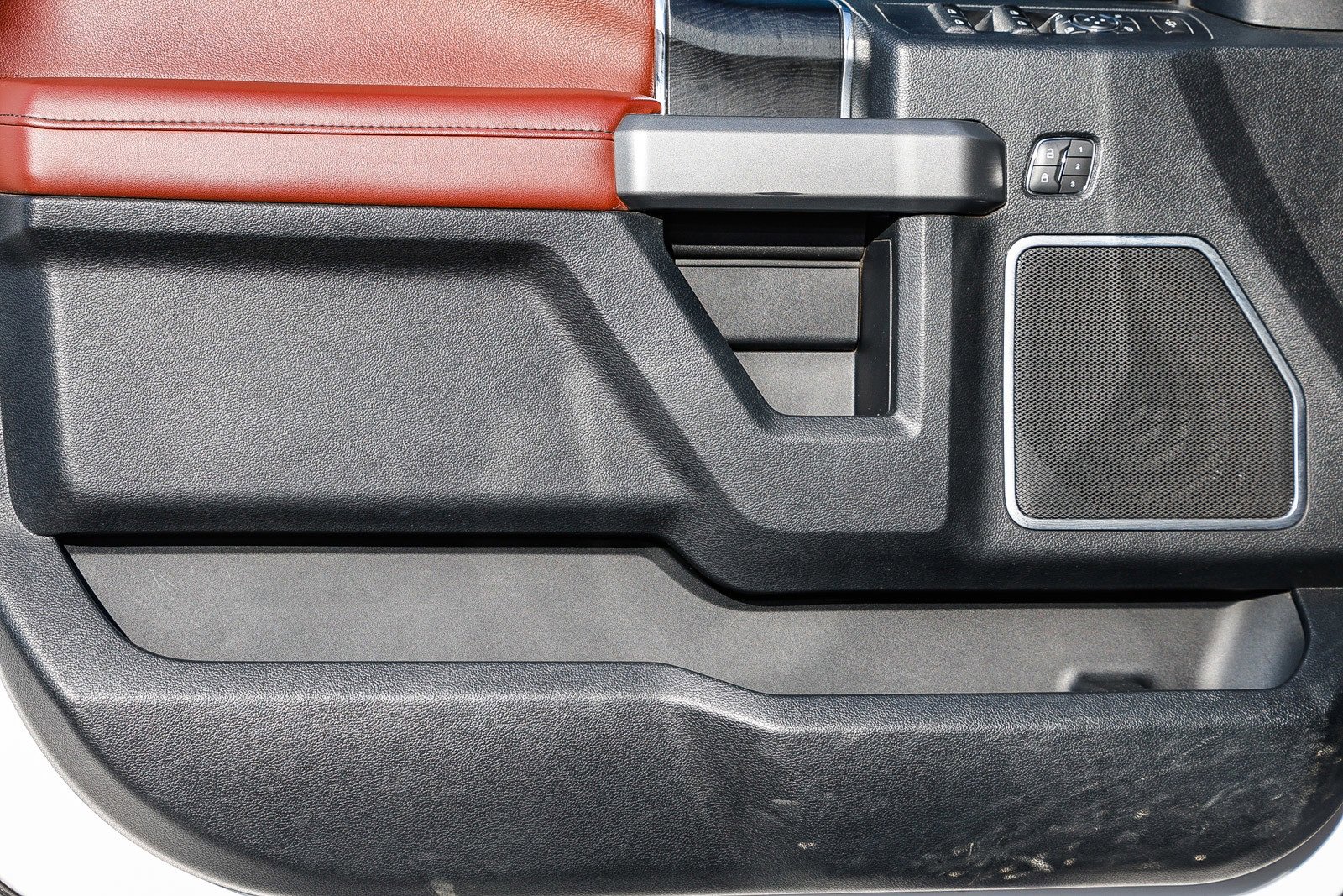 Used 2019 Ford F350 Platinum w/ Platinum Ultimate Package image 21