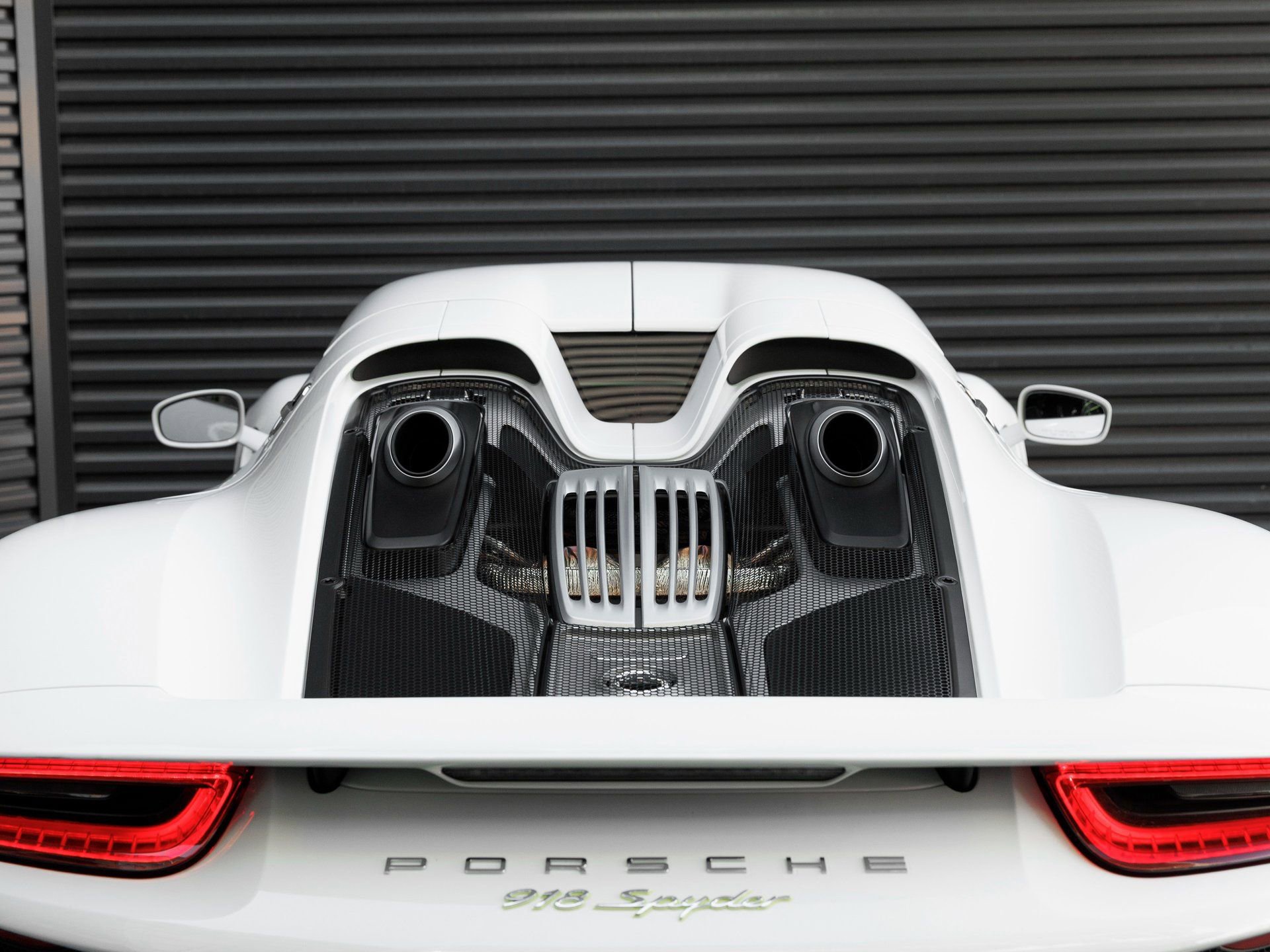 Used 2015 Porsche 918 Spyder AWD/4WD image 36