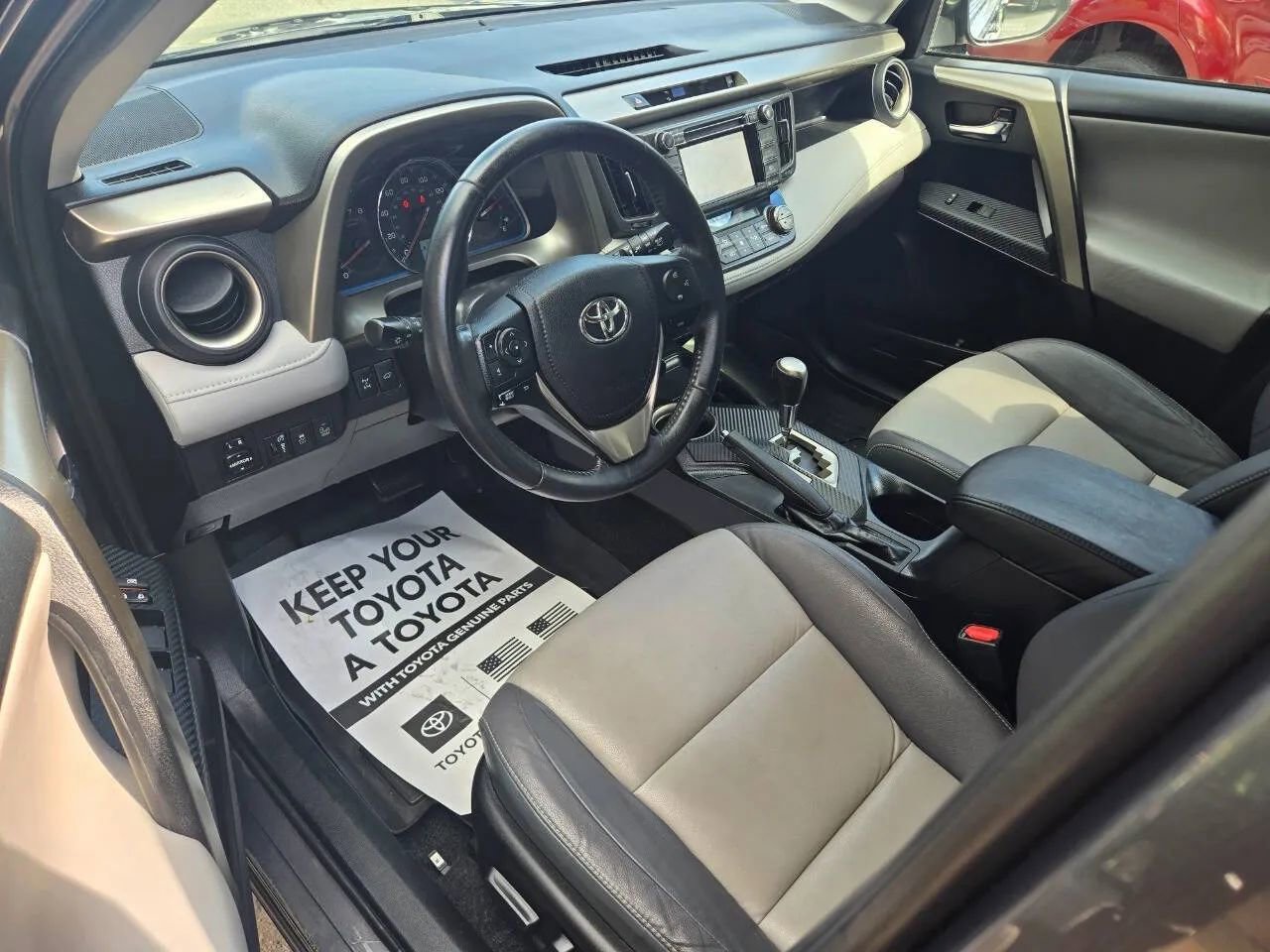 Used 2014 Toyota RAV4 Limited image 28