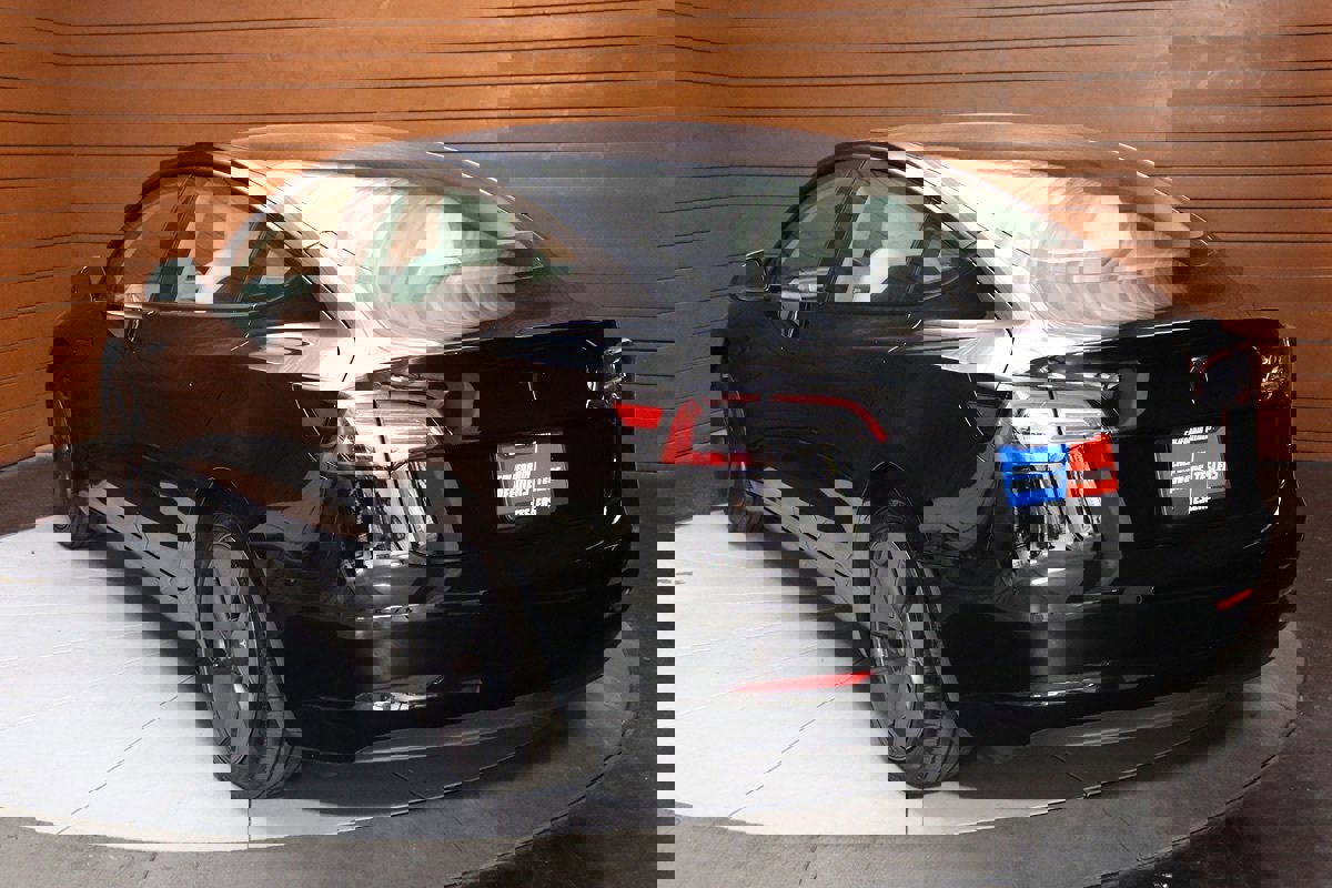 Used 2023 Tesla Model 3 Standard Range image 78