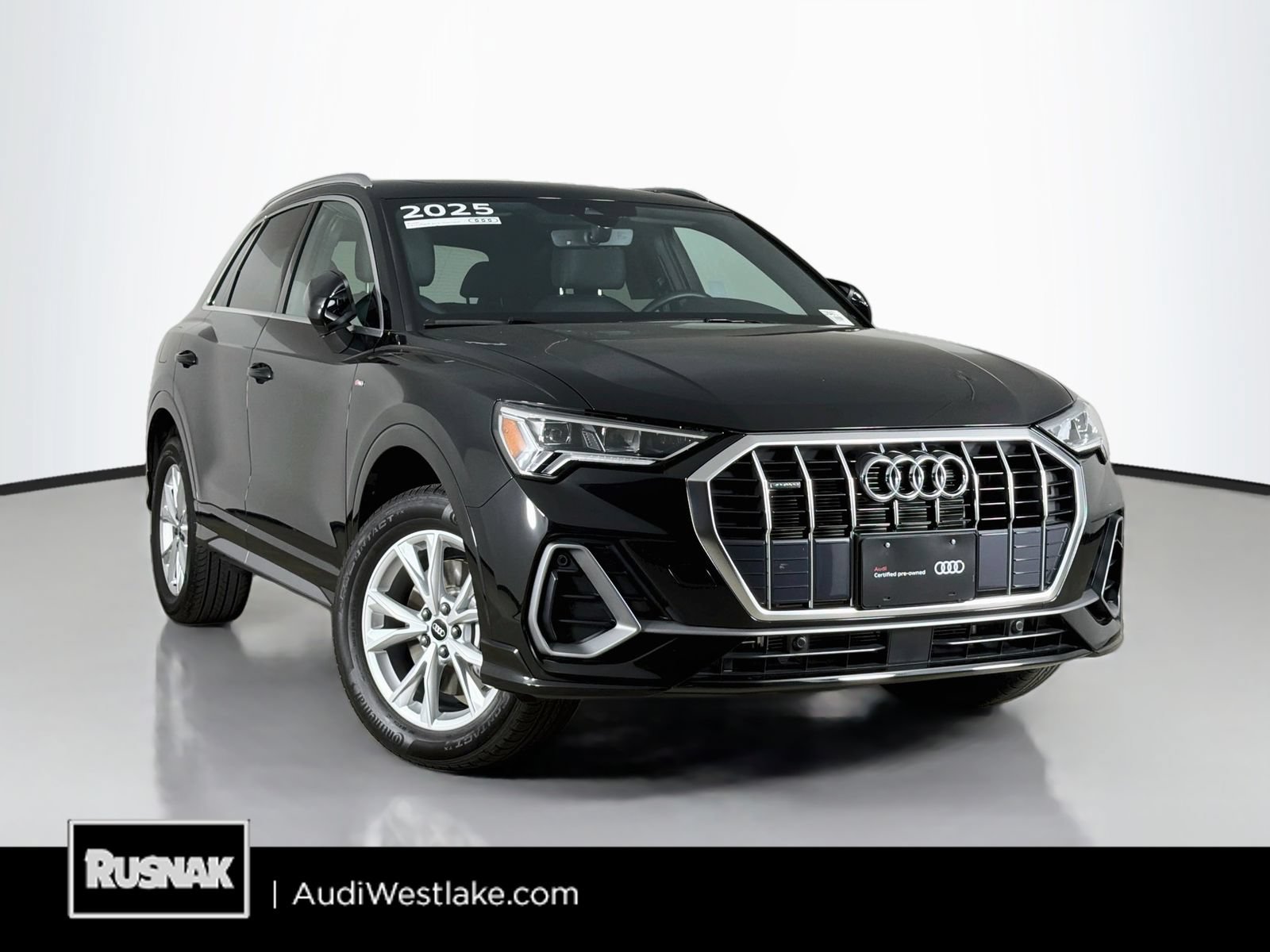 Certified 2025 Audi Q3 2.0T Premium w/ Convenience Package AWD/4WD image 1