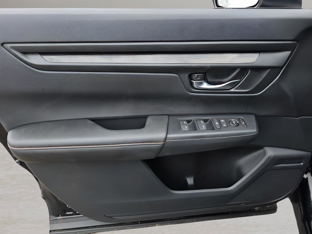 Used 2025 Honda CR-V Sport image 16