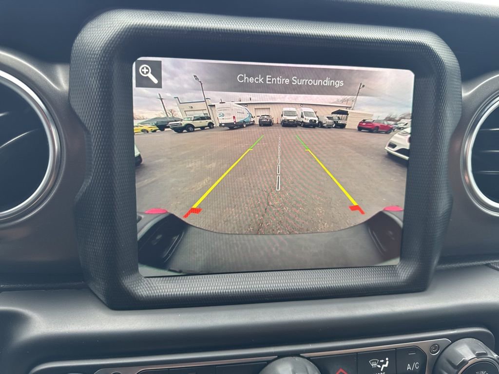 Used 2023 Jeep Gladiator Rubicon w/ Cold Weather Group image 24