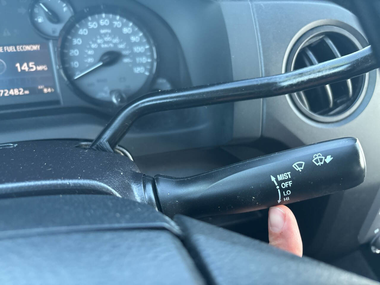 Used 2017 Toyota Tundra SR image 32