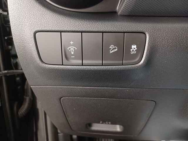 Used 2023 Chevrolet TrailBlazer LT FWD image 17