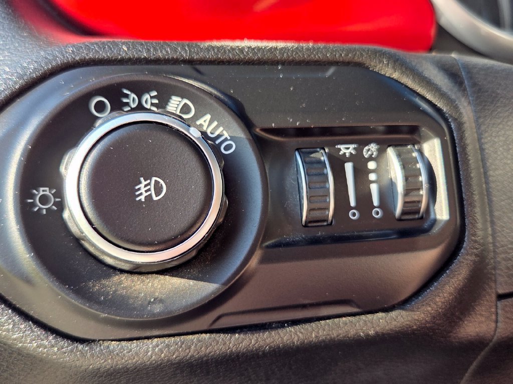 Used 2018 Jeep Wrangler Rubicon AWD/4WD image 29