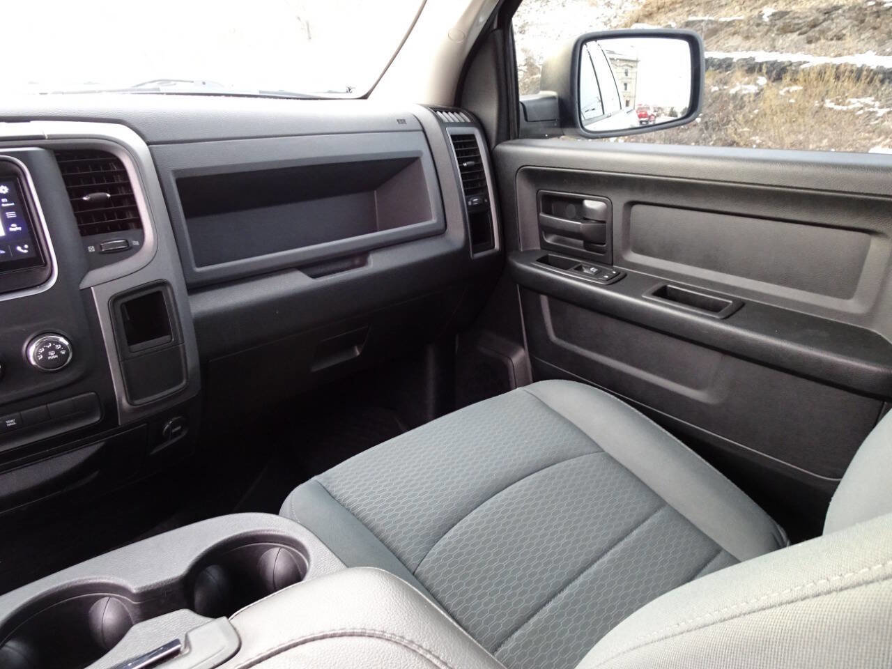 Used 2017 RAM 1500 Express image 20