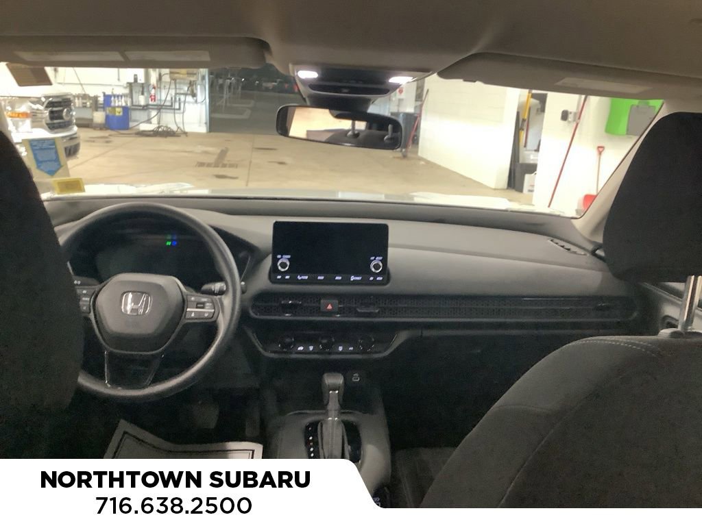 Used 2023 Honda HR-V LX image 3