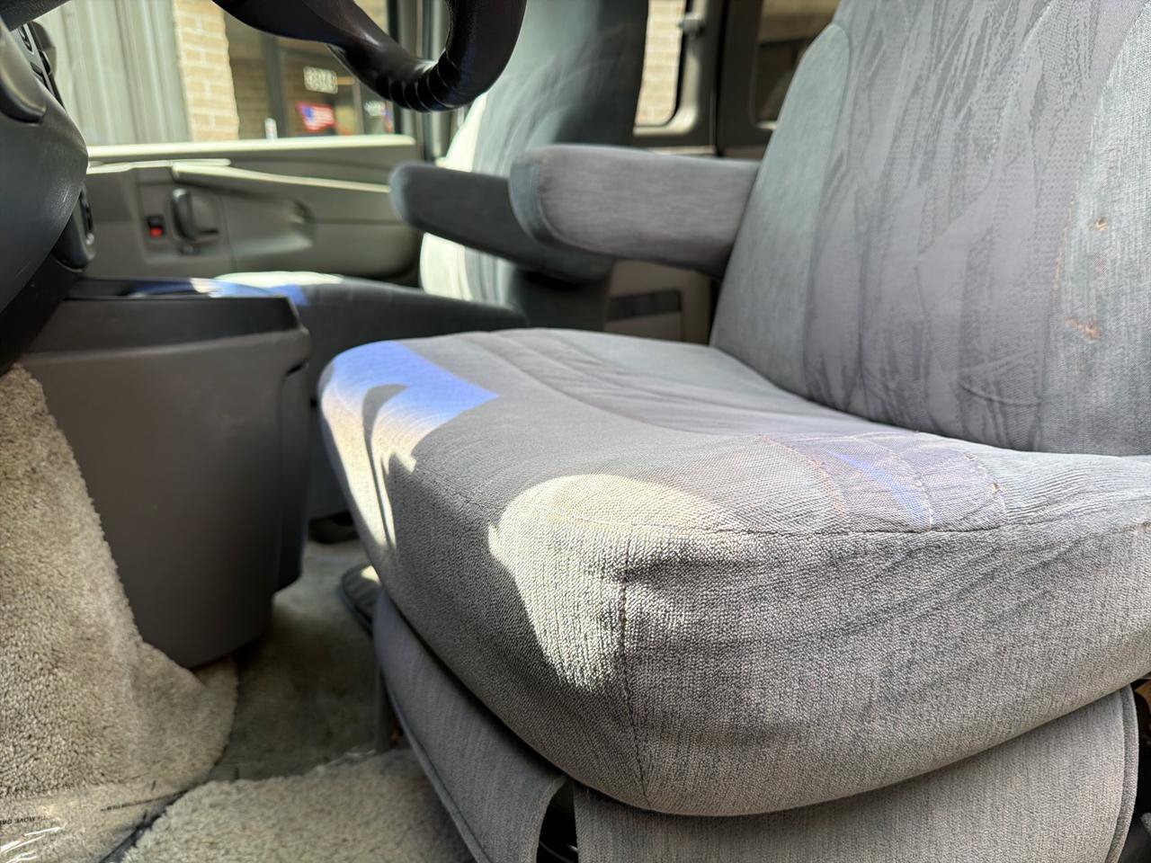 Used 2003 GMC Savana 1500 w/ Preferred Equipment Group 3 RWD image 12