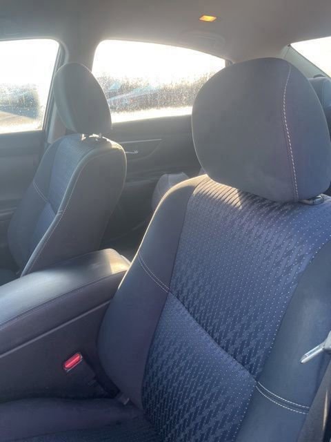 Used 2016 Nissan Altima 2.5 SV image 9