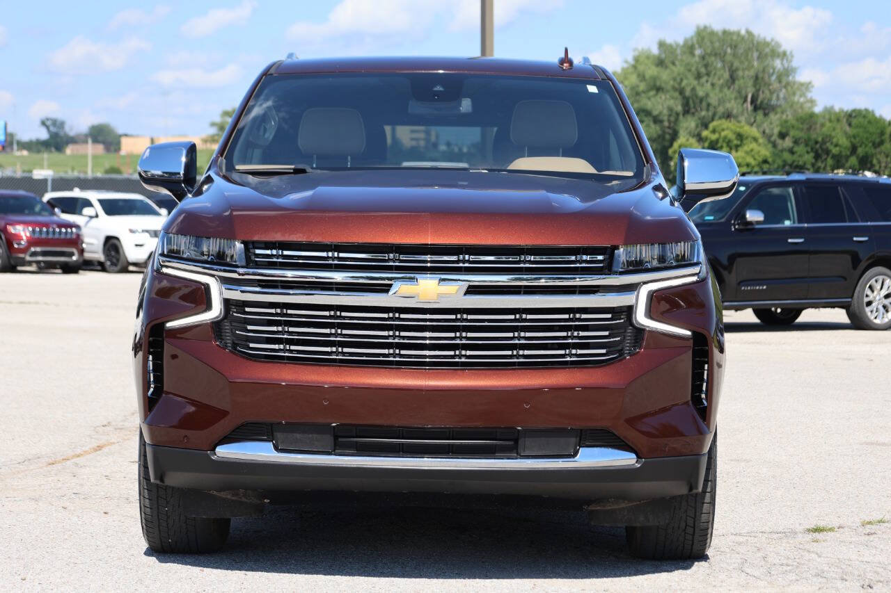 Used 2023 Chevrolet Suburban Premier AWD/4WD image 5