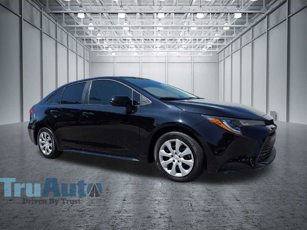 Used 2026 Toyota Corolla LE FWD image 2