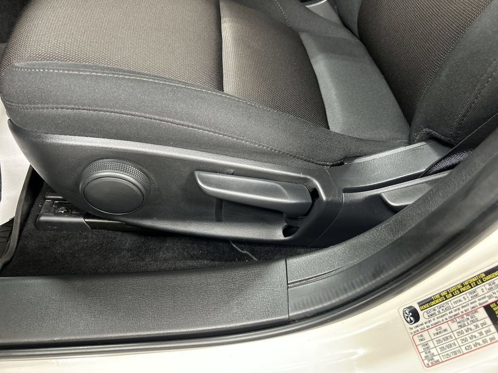 Certified 2025 MAZDA MAZDA3 s FWD image 10
