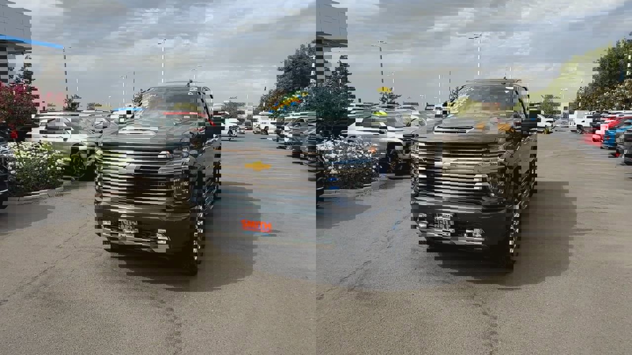 Used 2020 Chevrolet Silverado 2500 High Country w/ Z71 Off-Road Package image 2