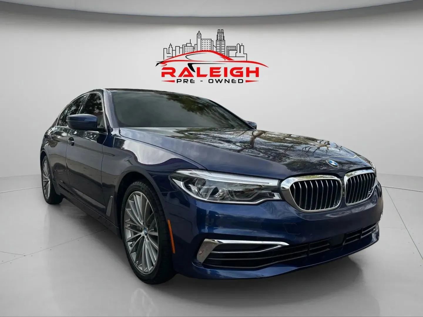 Used 2019 BMW 540i w/ Premium Package image 4