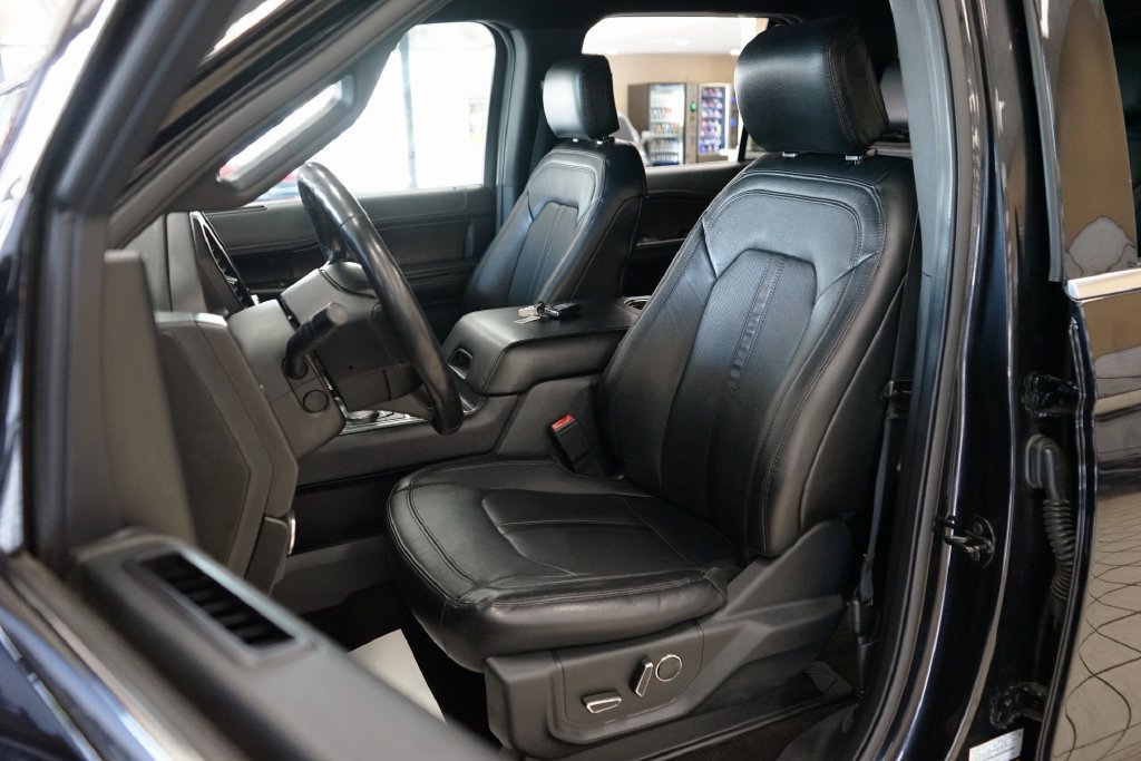 Used 2020 Ford Expedition Limited AWD/4WD image 2