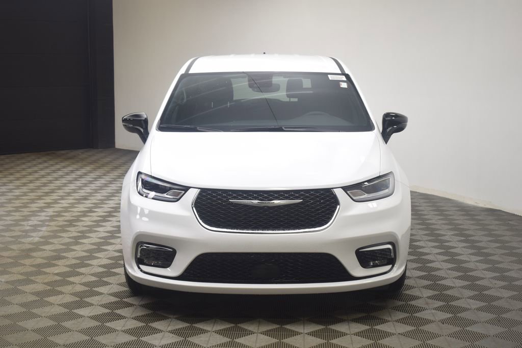 New 2025 Chrysler Pacifica Select image 2