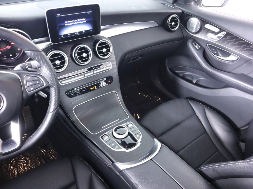 Used 2018 Mercedes-Benz GLC 300 4MATIC image 32