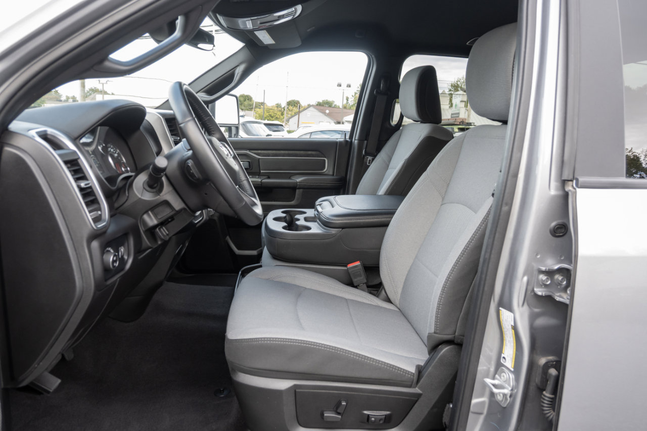 Used 2024 RAM 2500 Big Horn w/ Bed Utility Group image 18