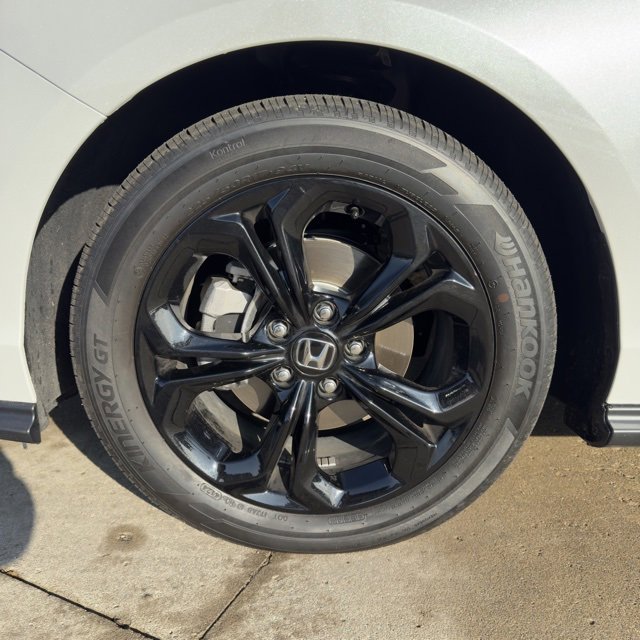 Certified 2025 Honda Accord SE image 9