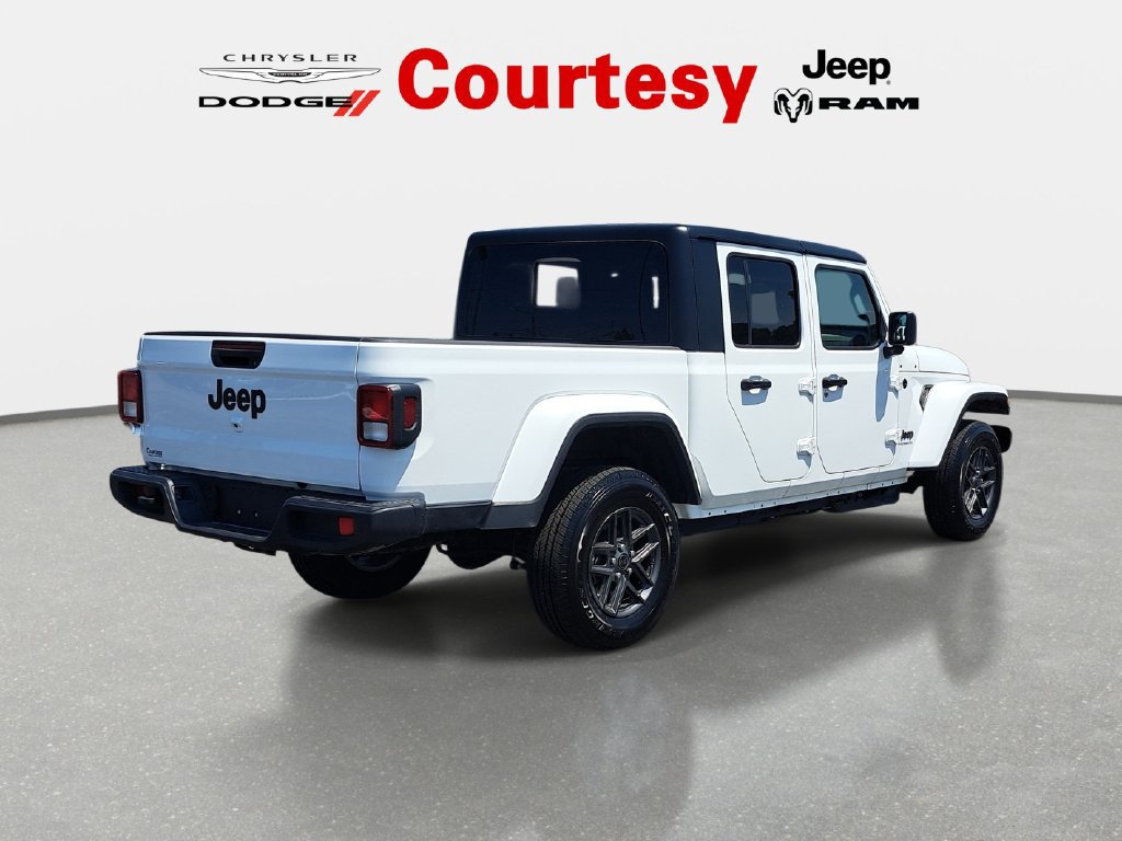 New 2026 Jeep Gladiator Sport AWD/4WD image 3