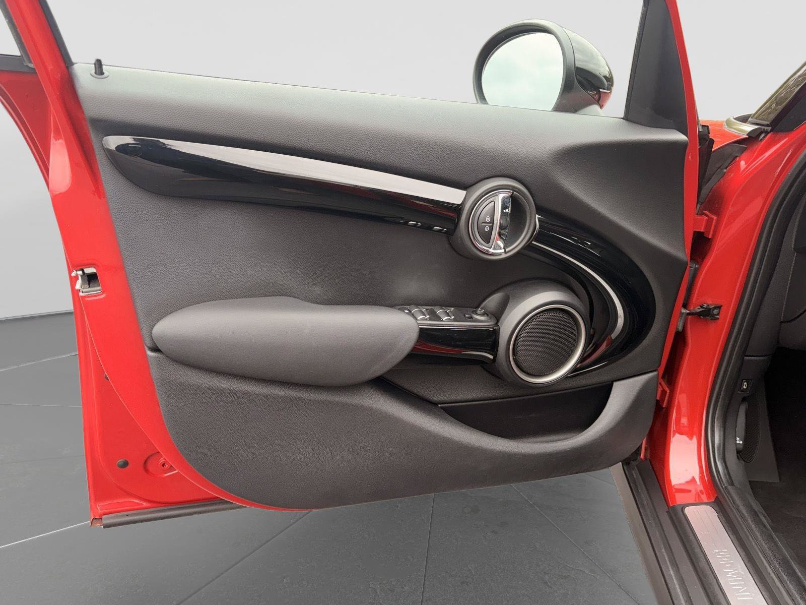 Used 2015 MINI Cooper S FWD image 9
