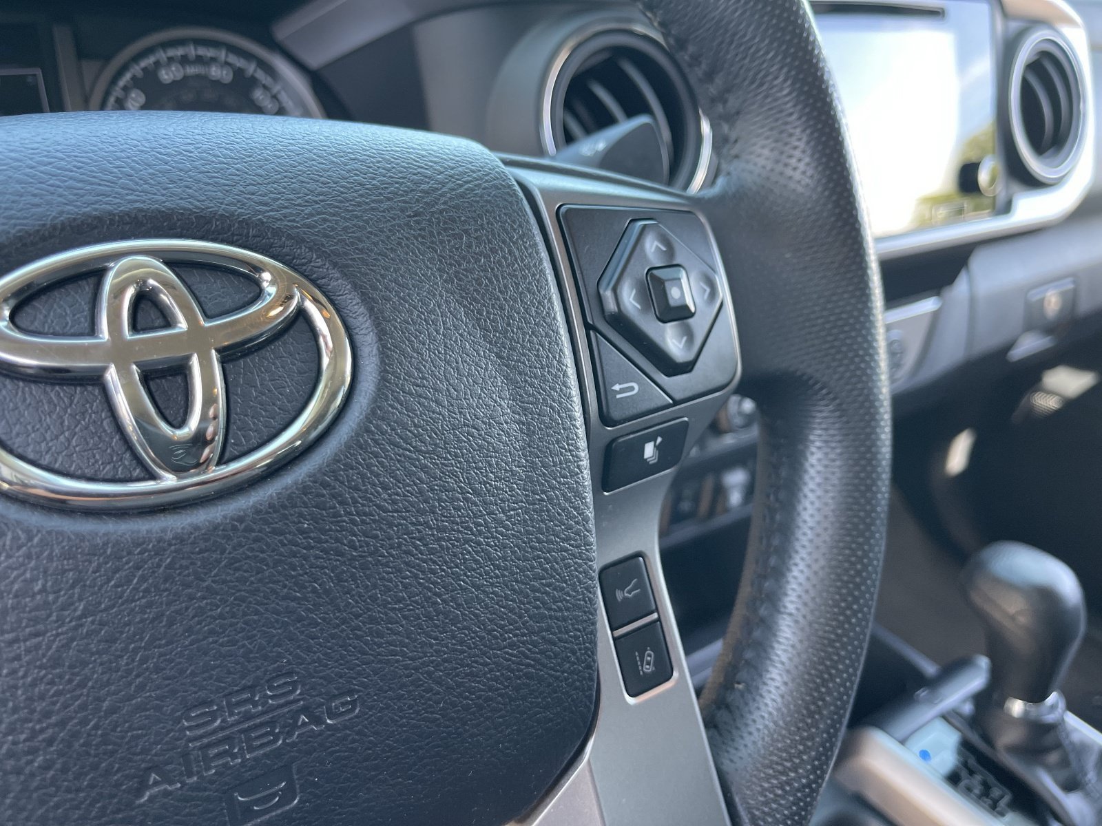 Used 2019 Toyota Tacoma SR5 RWD image 26
