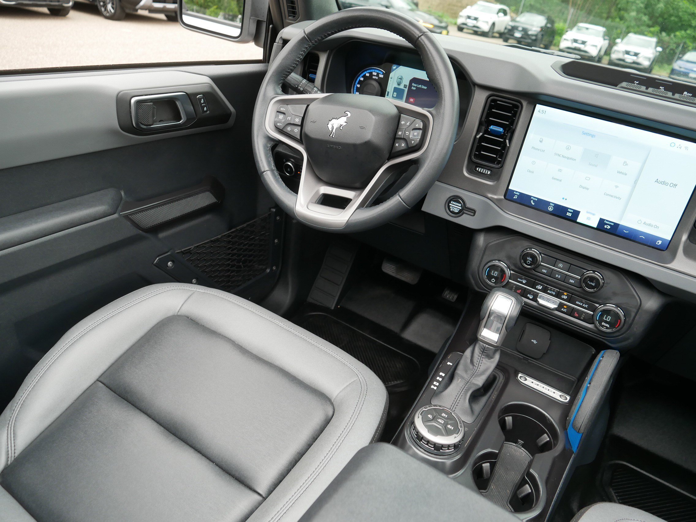 Used 2024 Ford Bronco Black Diamond AWD/4WD image 9