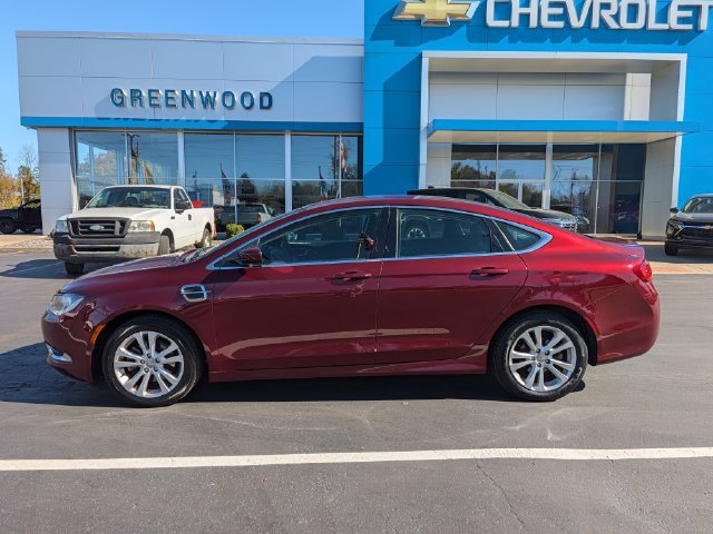 Used 2015 Chrysler 200 Limited FWD image 2
